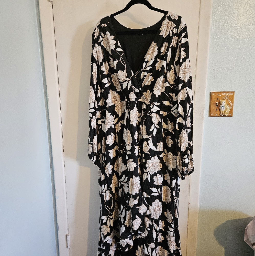 Torrid Long sleeve wrap dress